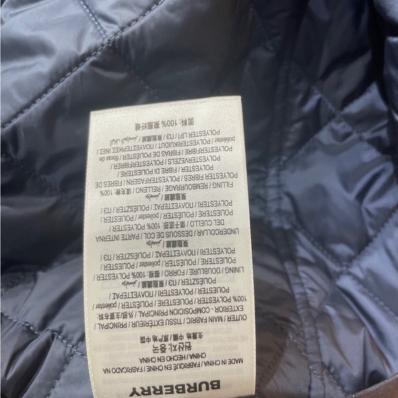 100% Authentic Burberry brand new Quilted Nylon Jacket navy Color $1250+… L - Picture 8 of 9